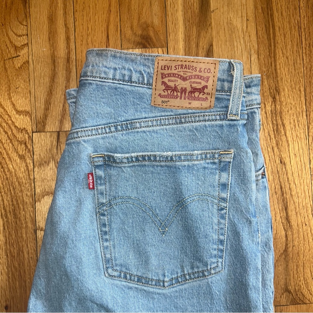 LEVIS 501 Straight Leg High Waist Denim